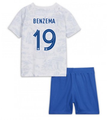 Maillot de foot France Karim Benzema #19 Extérieur enfant Monde 2022 Manches Courte (+ pantalon court)